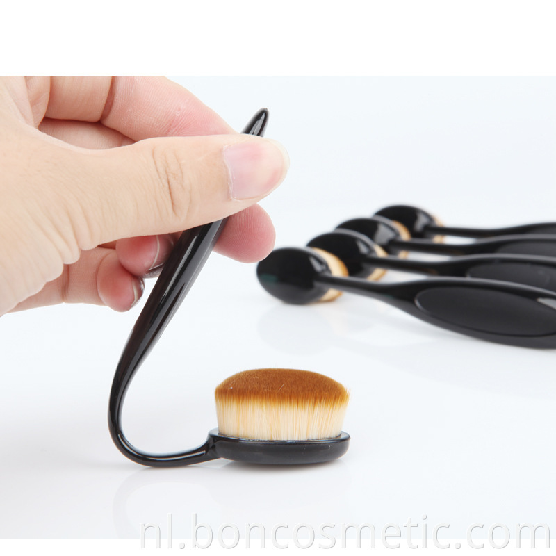 foundation makeup brush